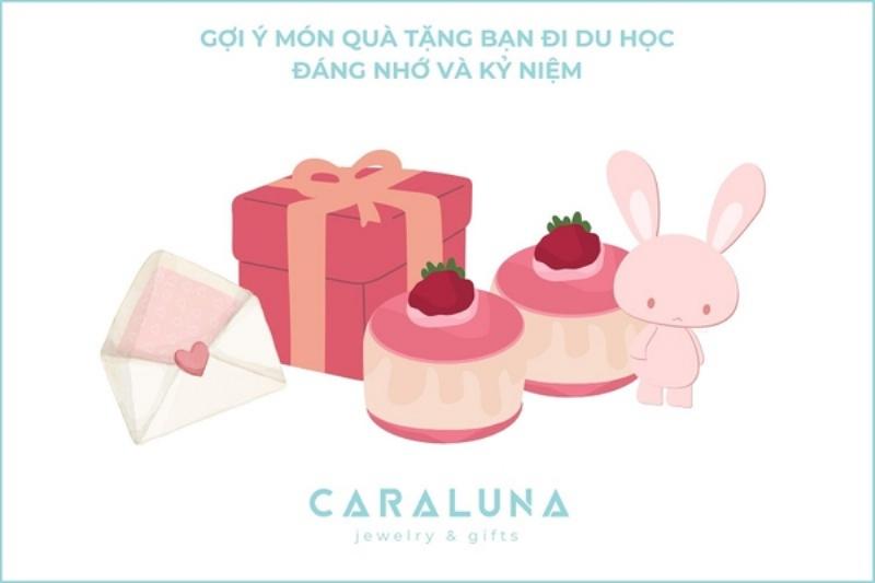 Một chồng giấy tờ được sắp xếp cẩn thận, kèm theo bút và kẹp giấy, biểu thị sự tỉ mỉ trong việc chuẩn bị hồ sơ gia hạn visa kỹ sư Châu Âu.