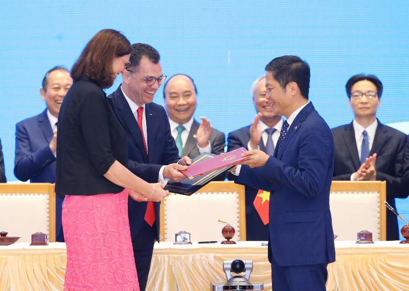 Minh họa mối quan hệ quốc tế phức tạp của Đài Loan, bao gồm số lượng quốc gia công nhận chính thức và quan hệ không chính thức, làm rõ tình hình công nhận của đài loan có thuộc trung quoc khong.