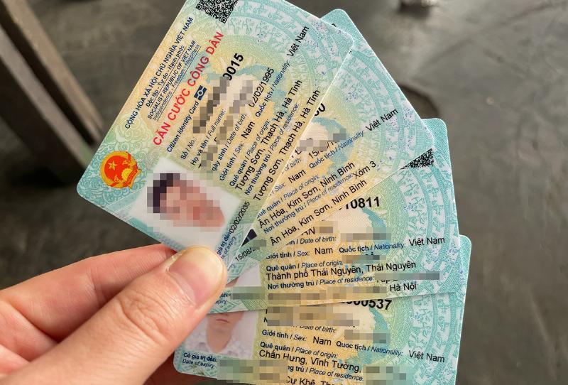 Hình ảnh thẻ căn cước công dân gắn chip với vùng số định danh cá nhân được làm nổi bật.
