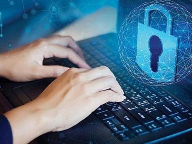 Hinh anh minh hoa viec su dung laptop de quet ma qr trong tinh huong khan cap