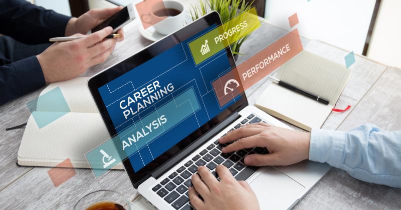 Biểu đồ hoặc danh sách các bước tuần tự để tìm kiếm và bắt đầu công việc online tại nhà, thể hiện quy trình rõ ràng.