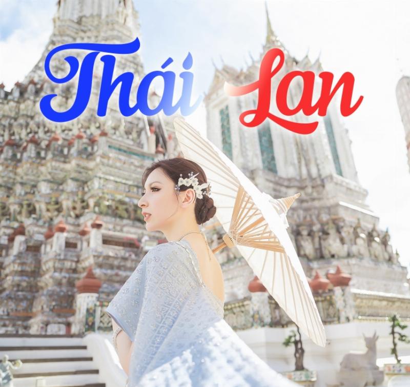 Bãi biển Pattaya thơ mộng với du khách và thuyền, một điểm đến lý tưởng cho chuyến du lịch Thái Lan 5 ngày 4 đêm kết hợp biển